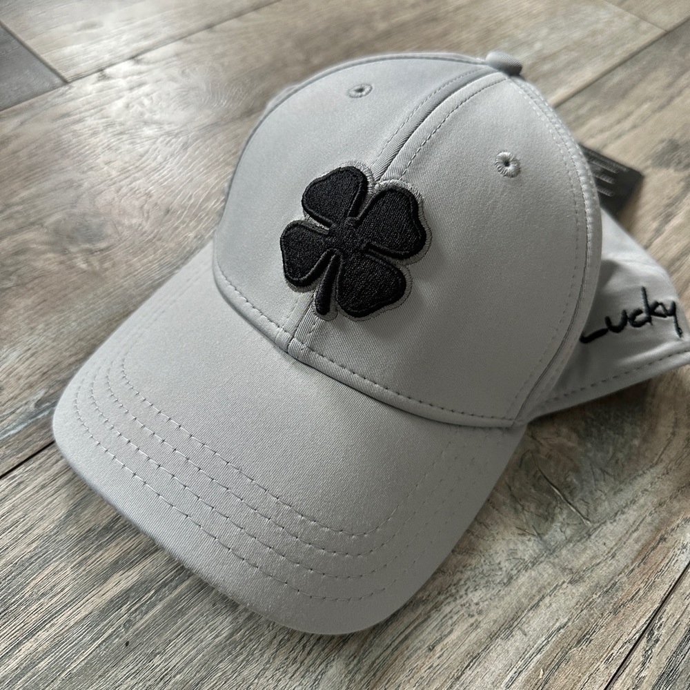NWT Black Clover Live Lucky Hat w shamrock four leaf clover